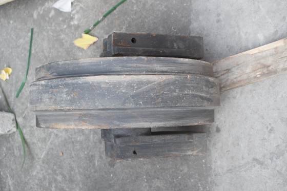 قطعات زیرروی R210-7 Excavator Idler 12 ماه ضمانت